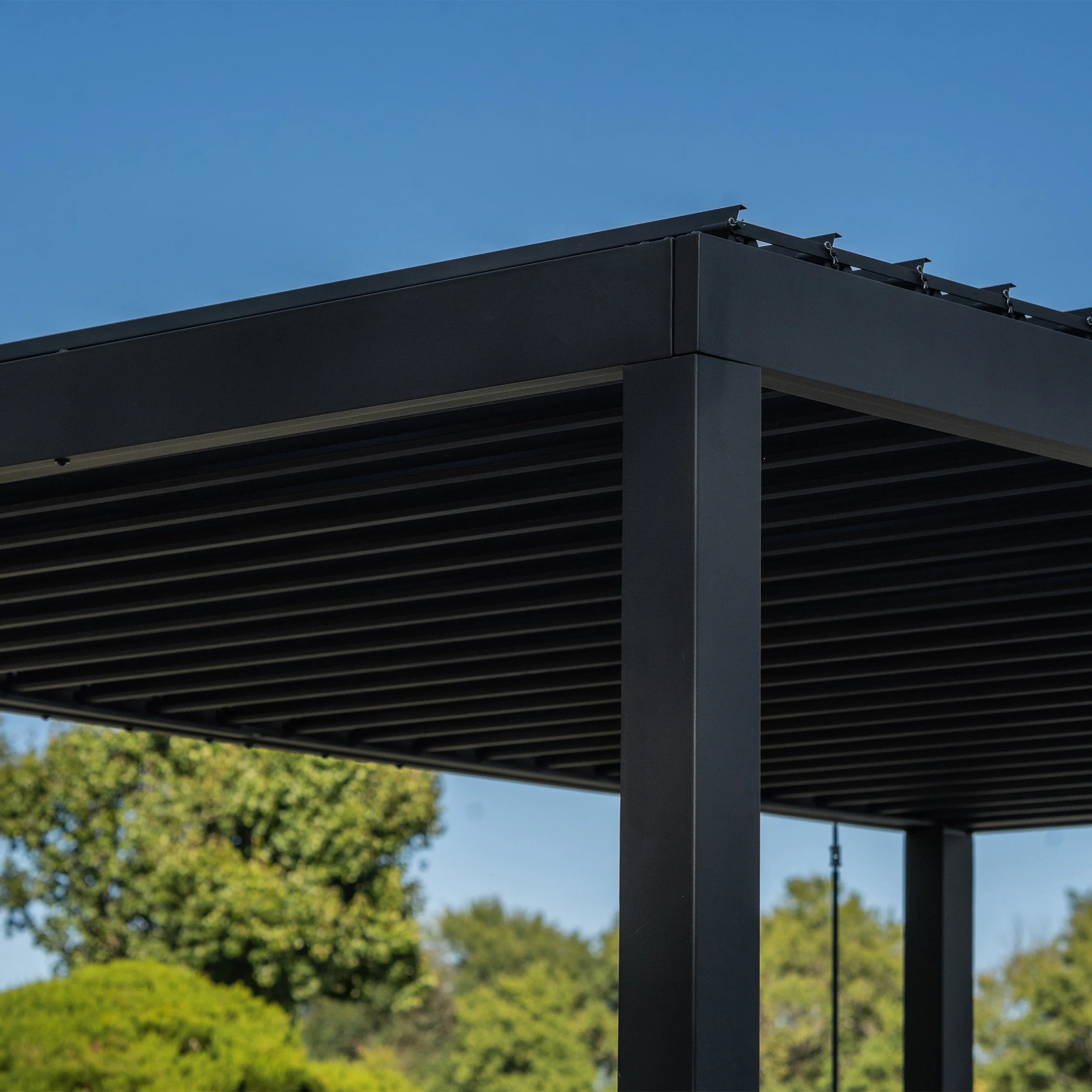 Sarasota 20ft x 10ft Steel Louvered Pergola - Image 11